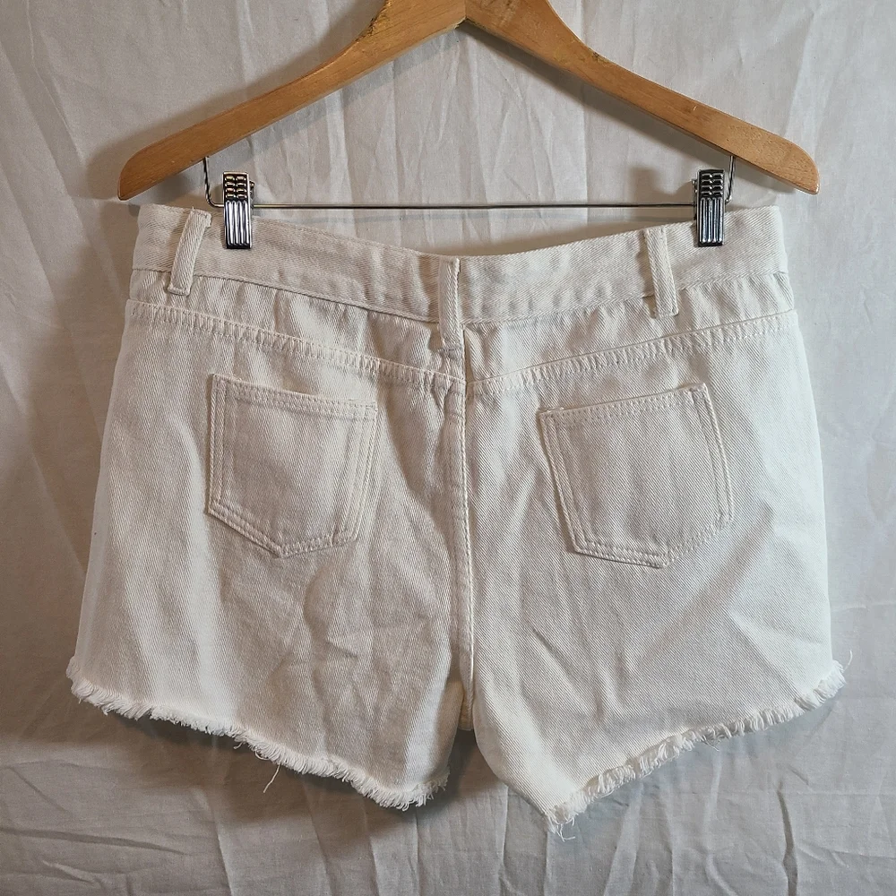 Shein White Raw Frayed Hem Denim Shorts